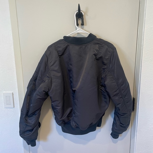 Alpha industries MA-1 size small. Like new - Picture 2 of 5